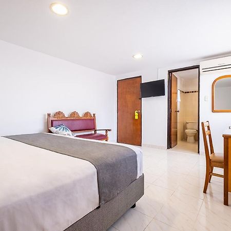 Ayenda 1502 Principe Hotel Bucaramanga Buitenkant foto