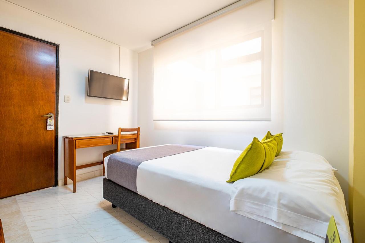 Ayenda 1502 Principe Hotel Bucaramanga Buitenkant foto